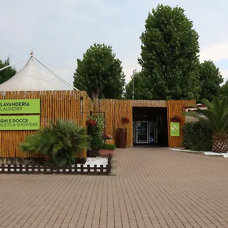 Campsite Hu Venezia In Town 3*