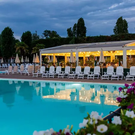 Campsite Hu Venezia In Town 3*